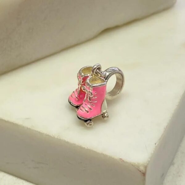 Pingente Berloque Patins Pink