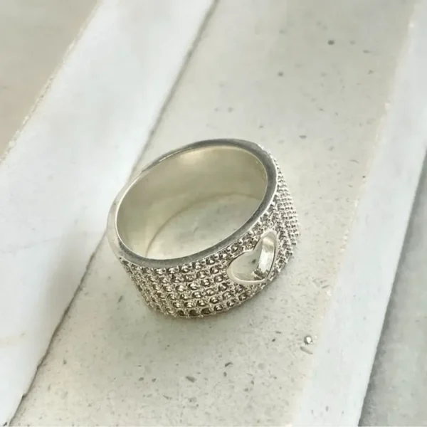 ANEL ZIRCONIA CORAÇÃO VAZADO