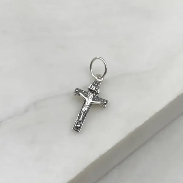Pingente Cruz Bali c/ Cristo