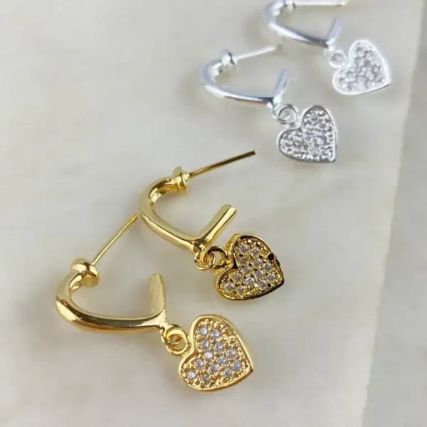 Argola Pingente coração cravejado