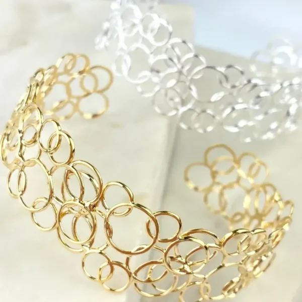 PULSEIRA BRACELETE EM CÍRCULOS