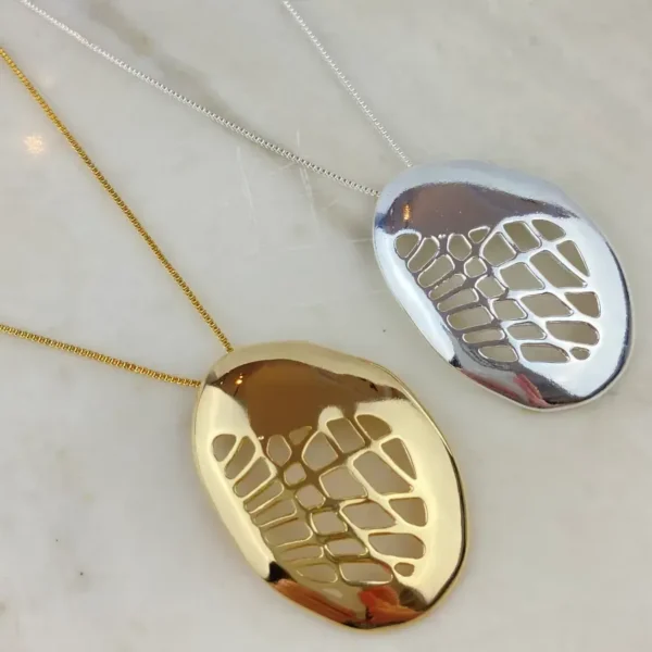 COLAR PINGENTE OVAL LISO TELADO IRREGULAR VAZADO