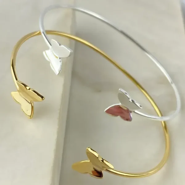 Bracelete Liso com Borboleta Pequena